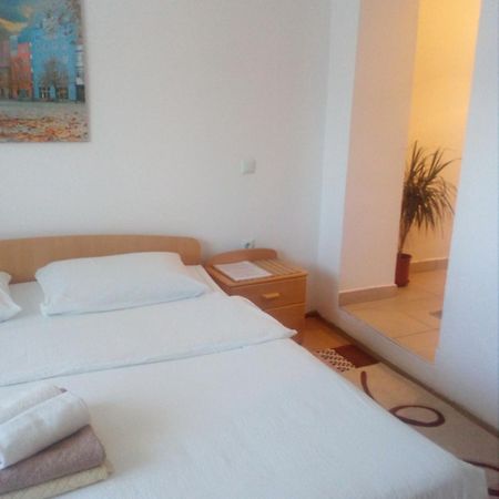 Guest House Olbina Korenica Exterior foto