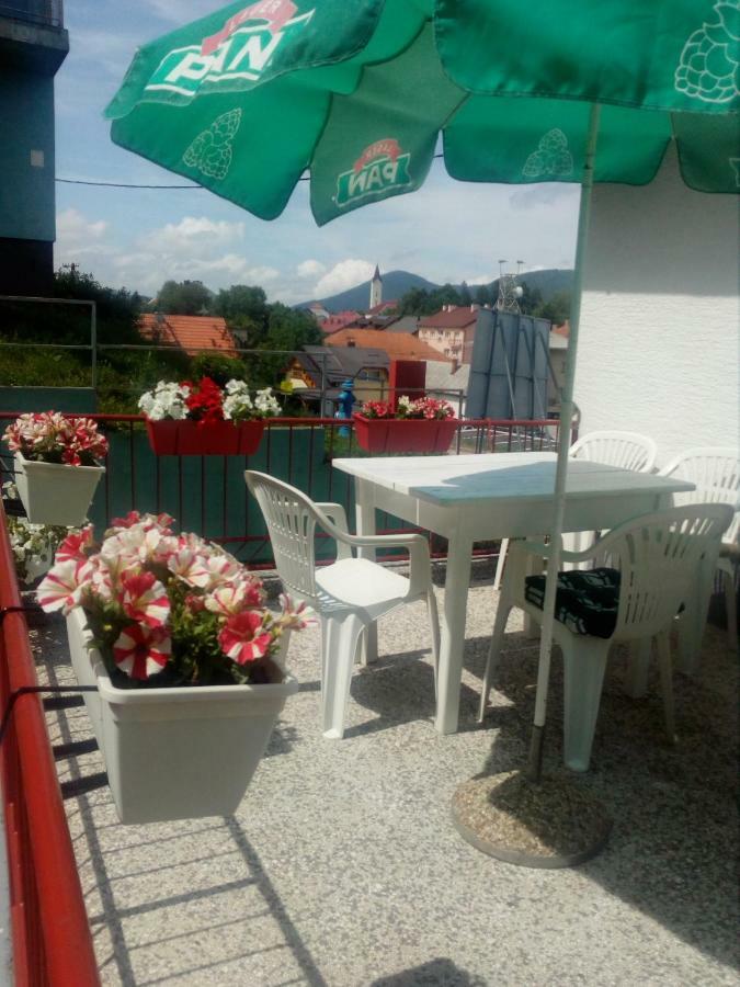 Guest House Olbina Korenica Exterior foto